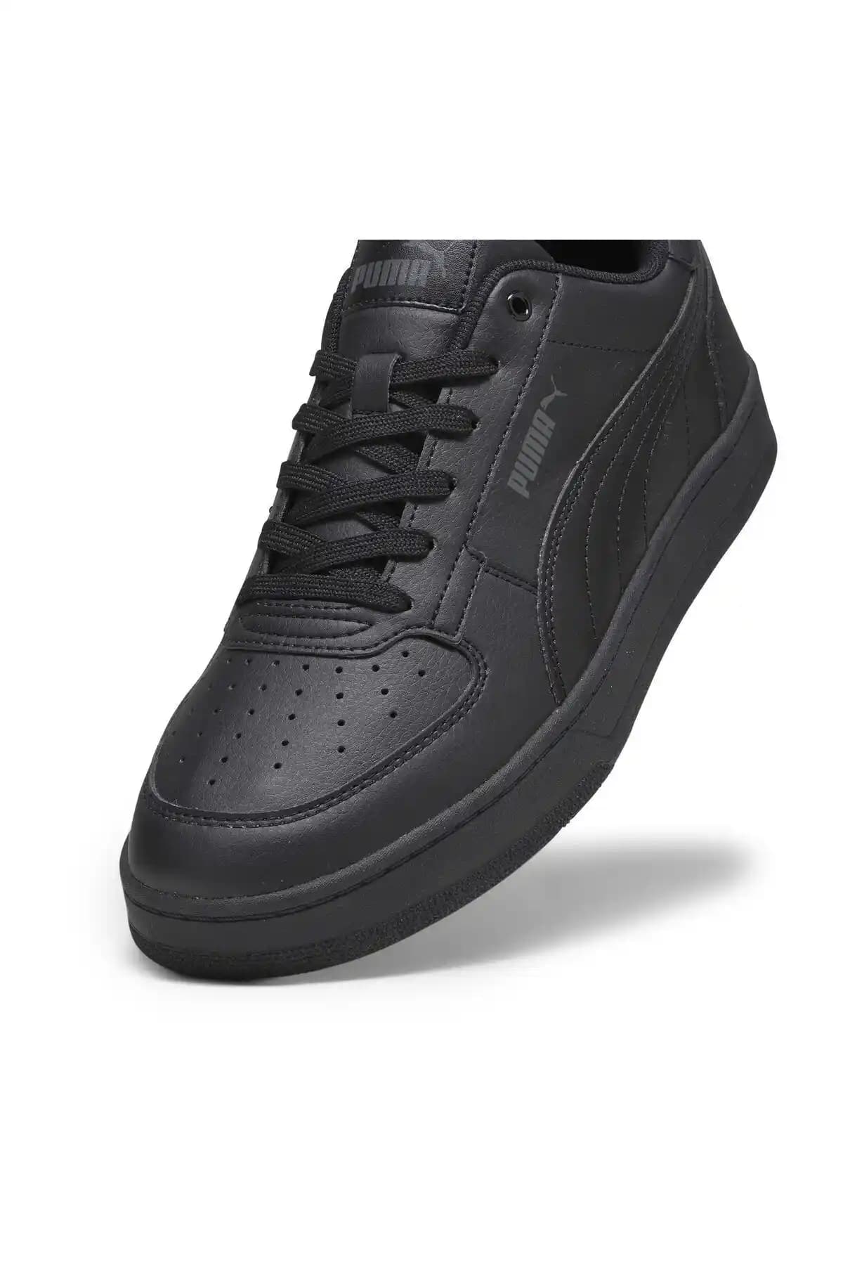 Puma Caven 2.0 Sneaker: Şıklık ve Konforu Bir Arada Sunan Modern Spor Ayakkabı