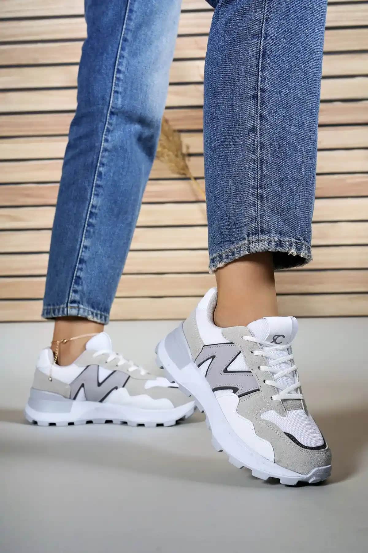 Riccon Kadın Sneaker 001210 Beyaz Buz: Şıklık ve Konfor Sunan Günlük Spor Ayakkabı