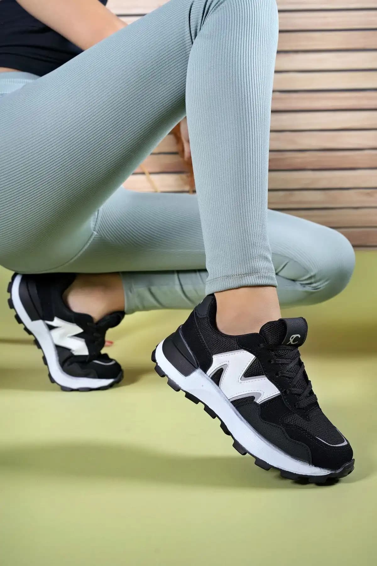 Riccon Kadın Sneaker 001210 Siyah Beyaz - Günlük Şıklık ve Konfor Sunan Modern Ayakkabı