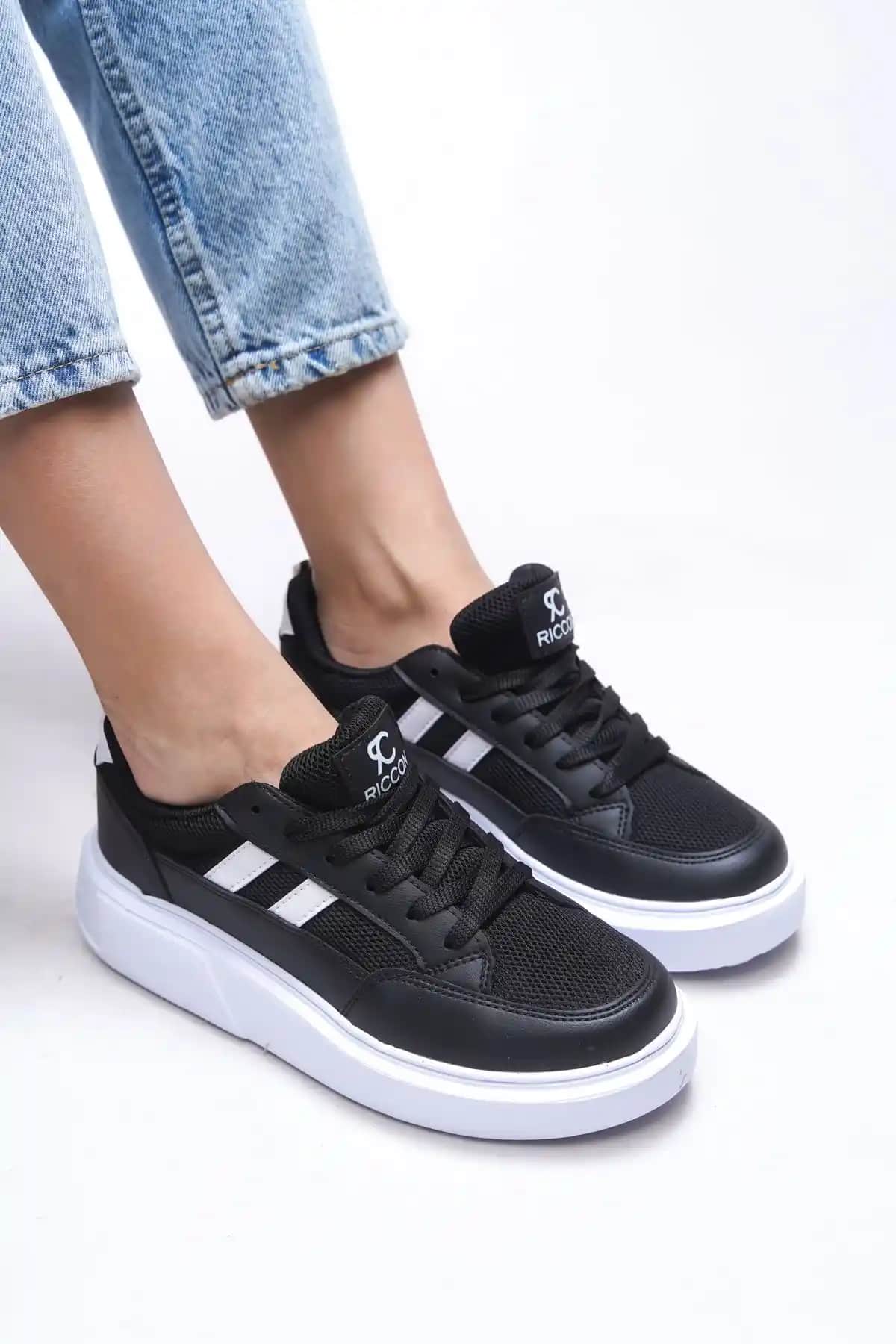 Riccon Siyah Beyaz Kadın Spor Ayakkabısı: Şık ve Konforlu Günlük Spor Ayakkabı Seçenekleri