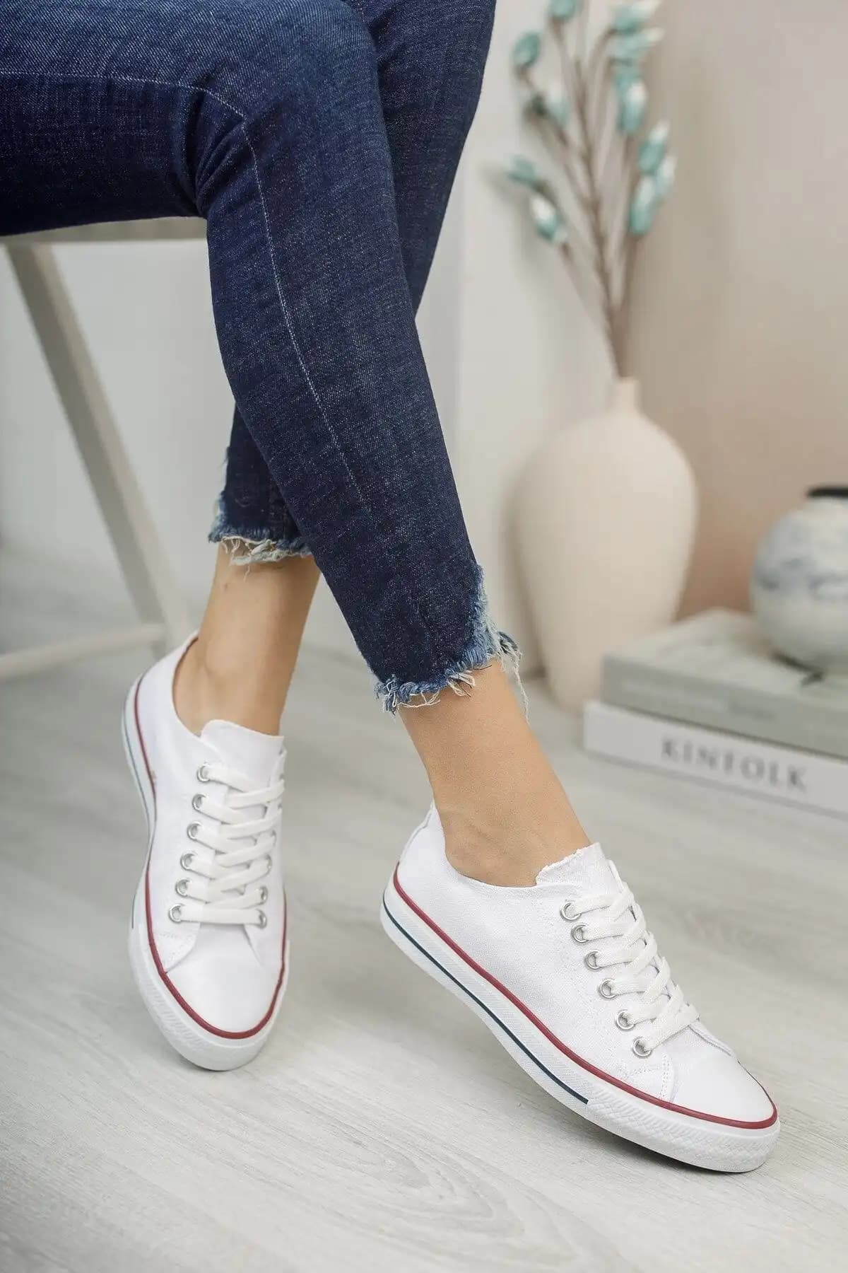 Riccon Unisex Beyaz Sneaker 0012101: Günlük Şıklık ve Konfor Sunan Modern Tasarım