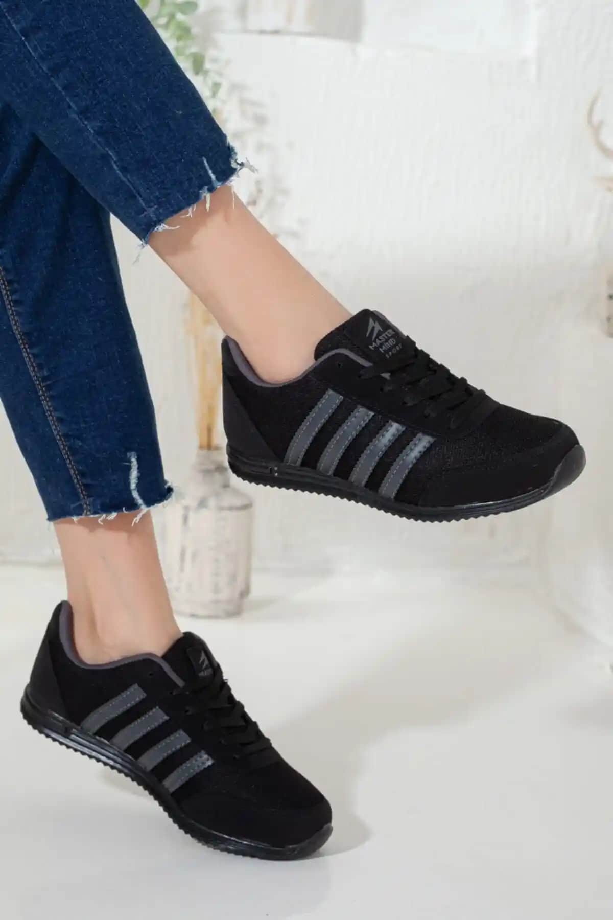 Rona Siyah Unisex Spor Ayakkabı: Günlük Konfor ve Şıklık Sunan Modern Tasarım