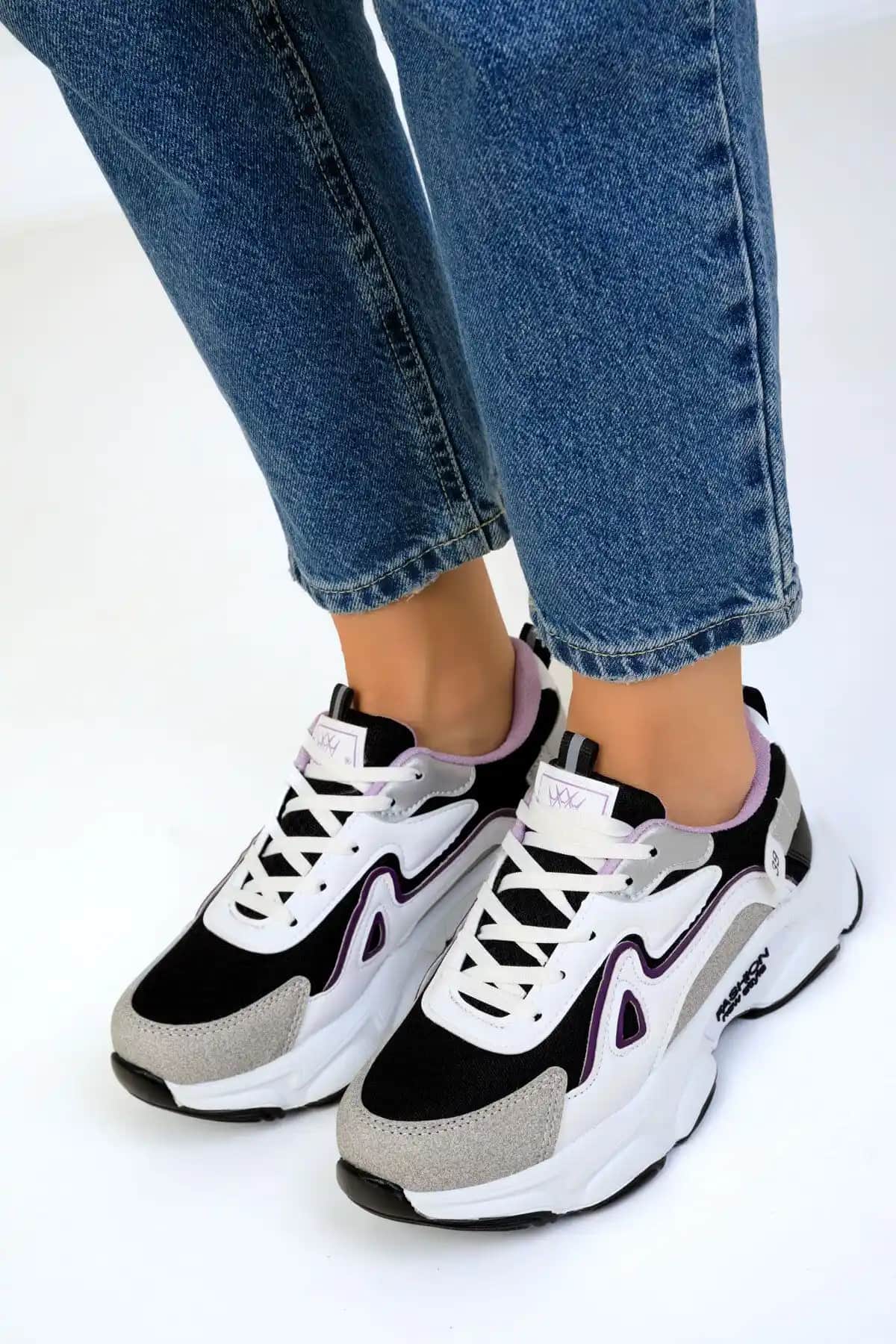 SOHO Kadın Sneaker Buz-Beyaz-Lila: Şıklık ve Konforun Modern Buluşması