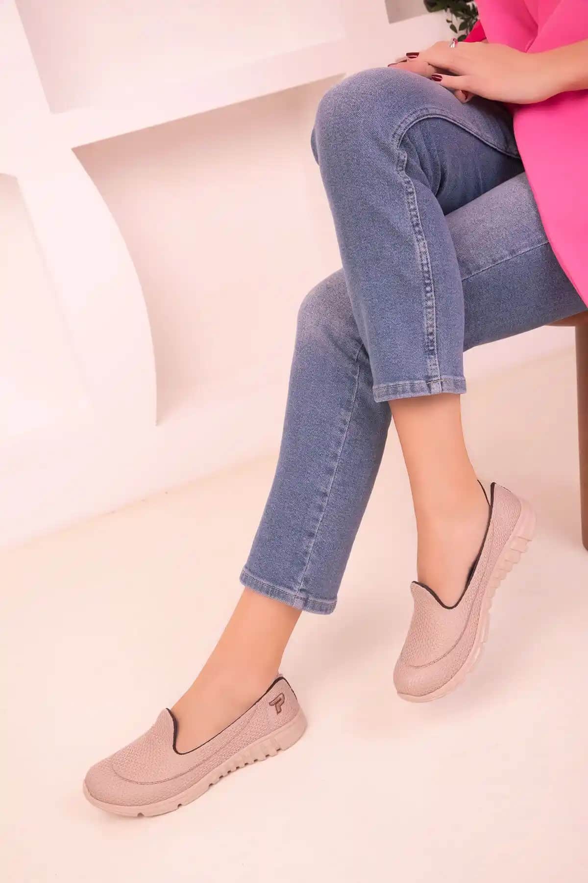 SOHO Nude Kadın Sneaker: Şıklık ve Konforu Bir Arada Sunan Günlük Spor Ayakkabı