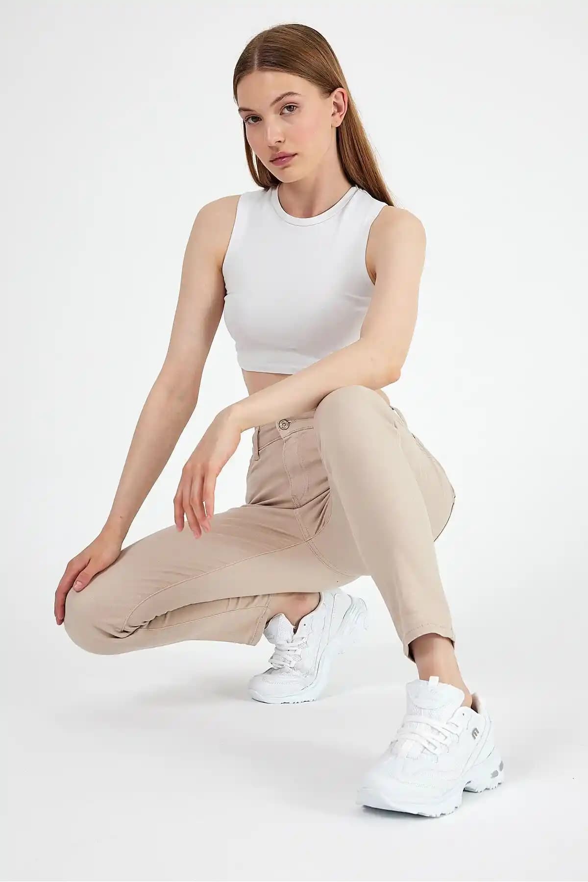 Tomsking Kadın Beyaz Spor Ayakkabı 1901: Şık ve Konforlu Günlük Spor Ayakkabısı