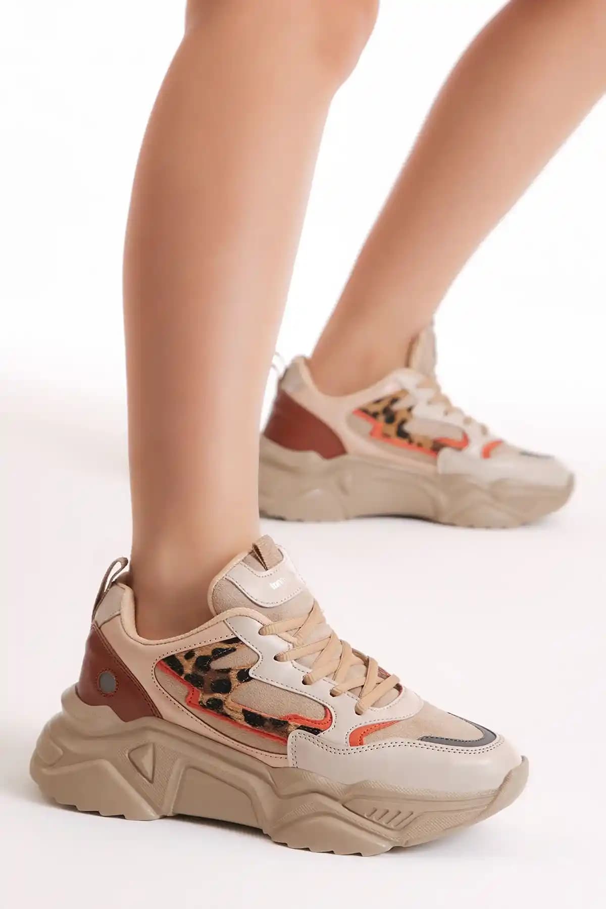 Tonny Black Kadın Bej Poli Taban Yanı Şerit Detaylı Yüksek Taban Sneaker Özellikleri