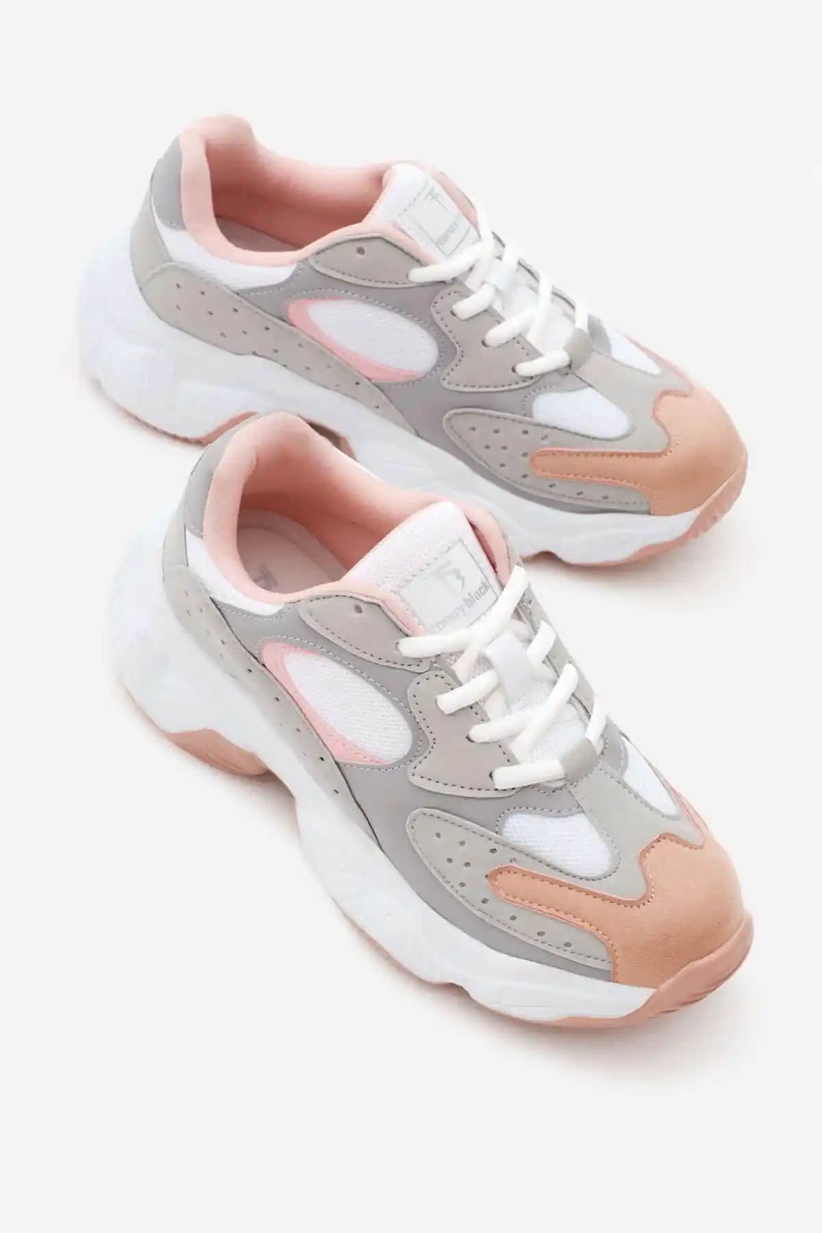 Tonny Black Kadın Spor Ayakkabısı Yüksek Tabanlı Rahat ve Şık Tasarım