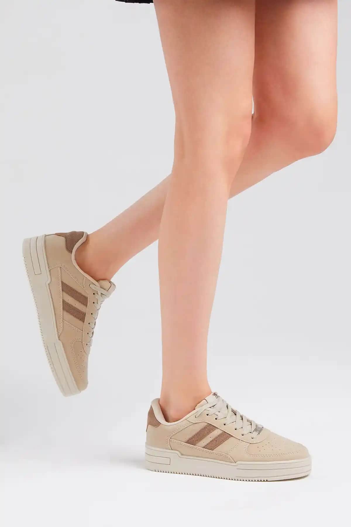 Tonny Black Unisex Bej Çizgili Rahat Kalıp Sneakers - Şık ve Konforlu Günlük Ayakkabı