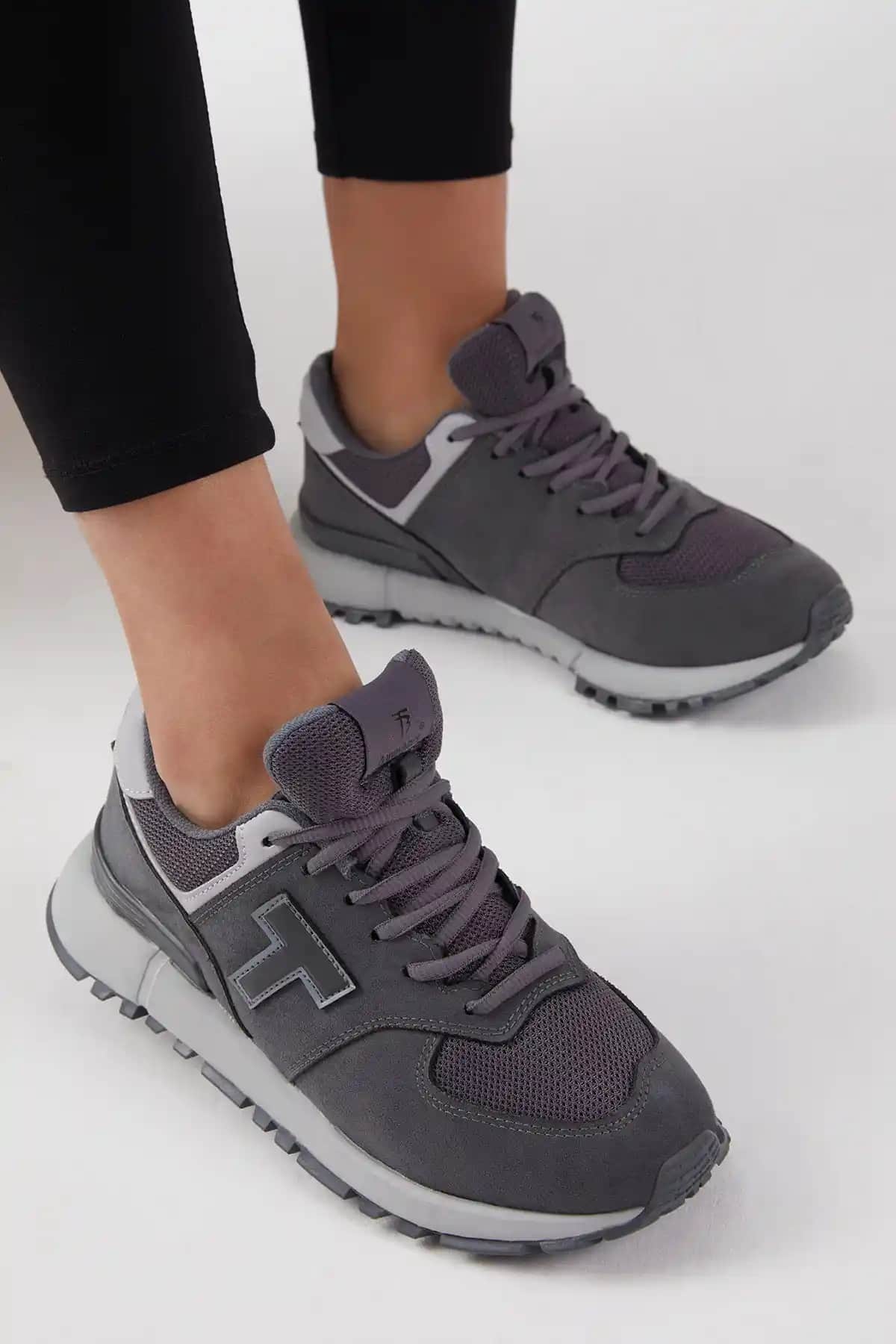 Tonny Black Unisex Füme Sneaker Dayanıklı ve Şık Tasarımıyla Günlük Kullanıma Uygun