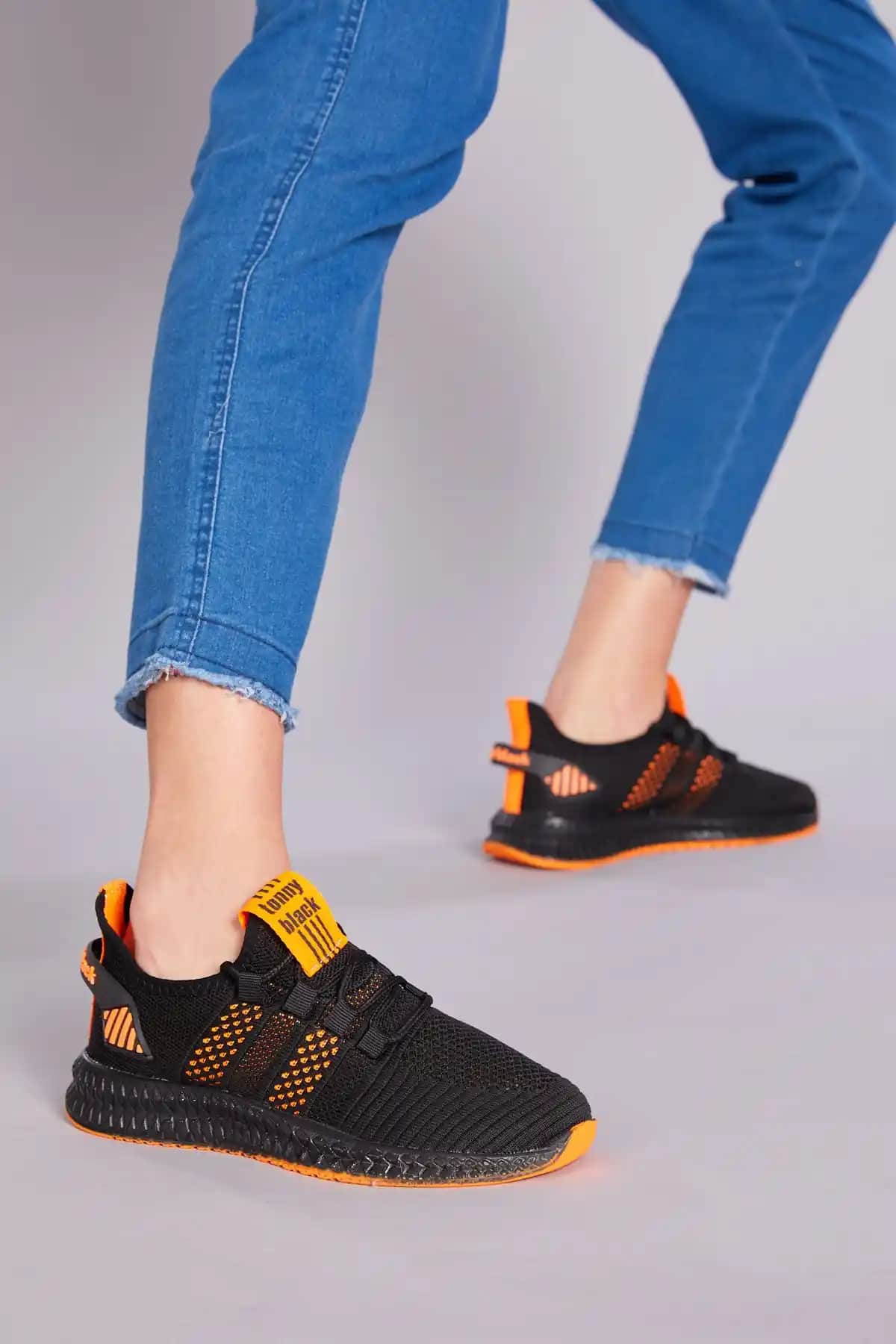Tonny Black Unisex Siyah Turuncu Spor Ayakkabı Günlük Şıklık ve Konfor Sunar