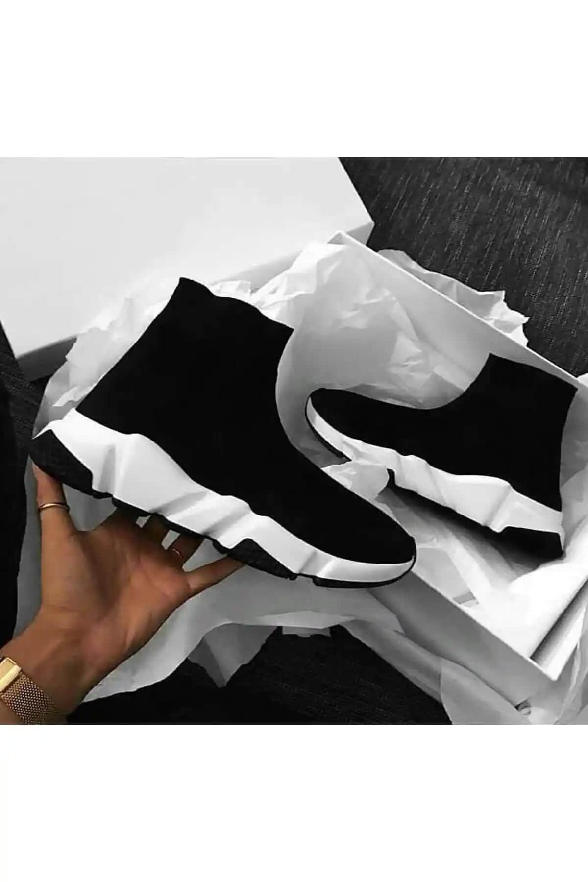 VFR Unisex Triko Streç Sneaker: Şıklık ve Konforu Bir Arada Sunan Günlük Ayakkabı