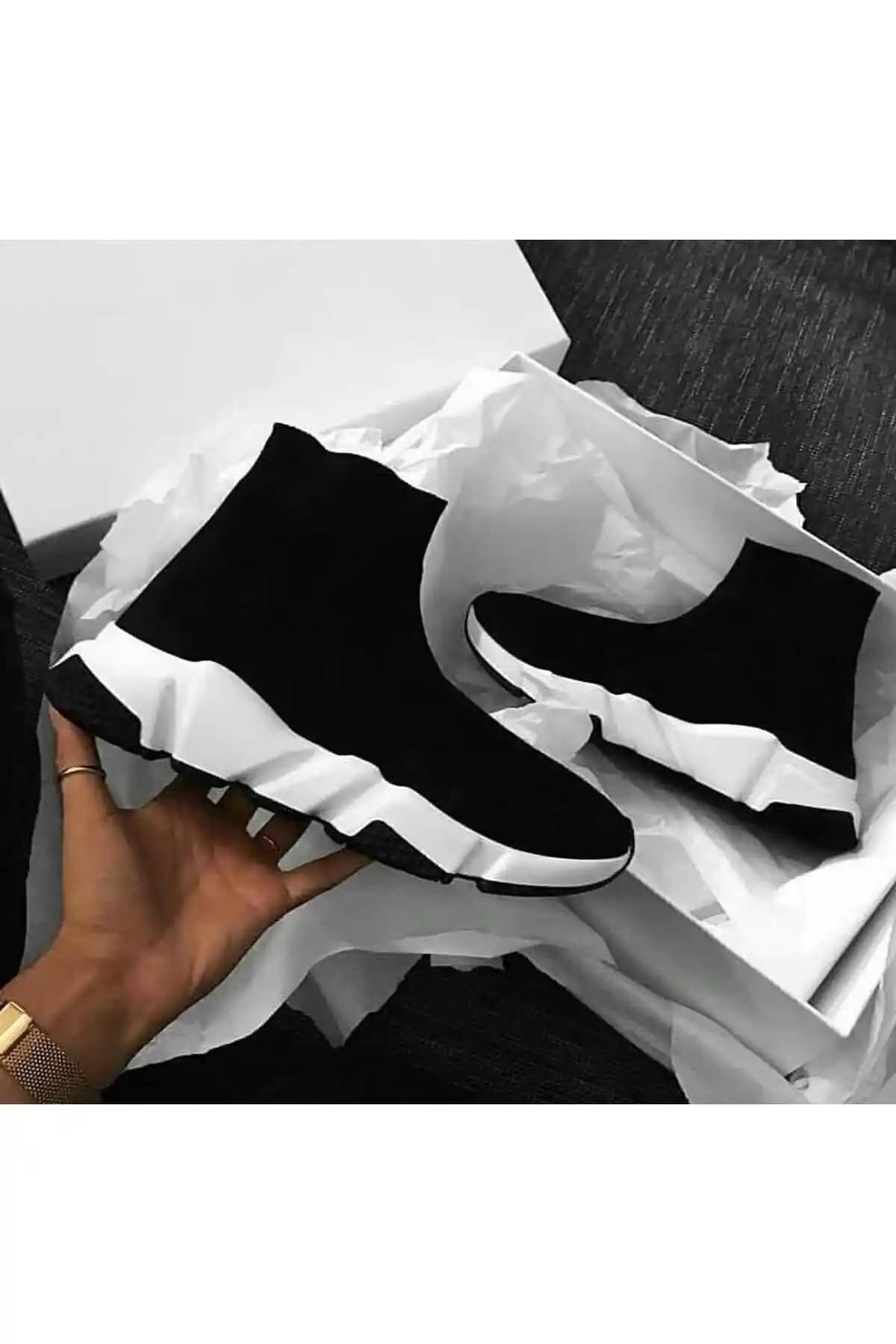 VFR Unisex Triko Streç Sneaker: Şıklık ve Konforu Bir Arada Sunan Günlük Ayakkabı