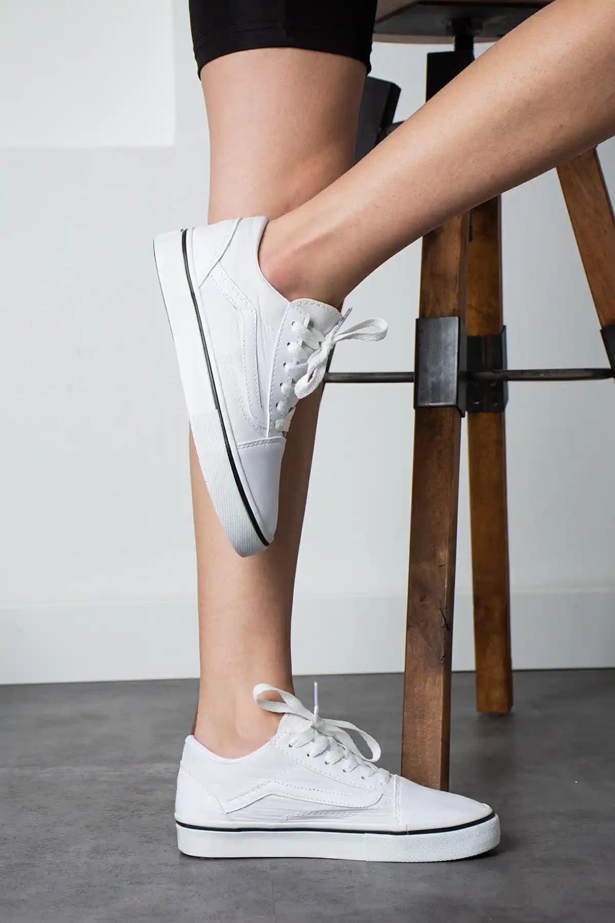 Wemodaa Unisex Beyaz Spor Ayakkabı: Rahatlık ve Şıklığın Buluşması