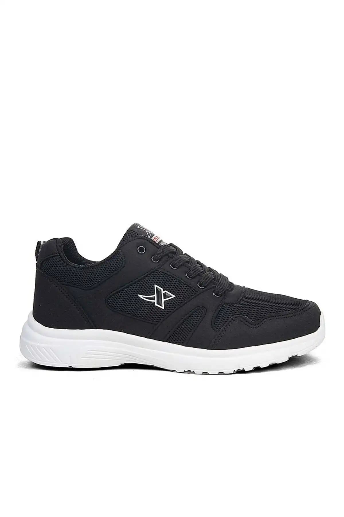 XStep Siyah Unisex Spor Ayakkabı Modern Tasarım ve Konfor Sunan Model