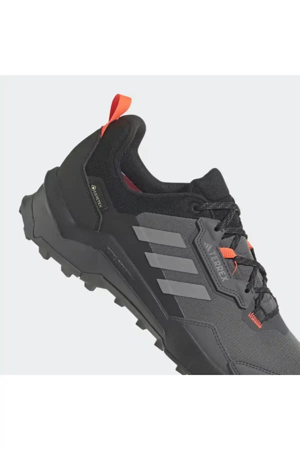 Adidas Terrex Ayakkabıları: Konfor, Dayanıklılık ve Renk Seçenekleriyle Outdoor Kullanımda Öne Çıkıyor