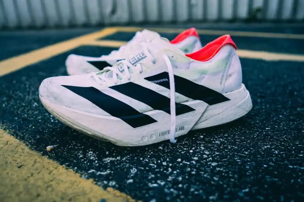 Adios Pro 4 ve EVO SL Koşu Ayakkabıları: Performans ve Konfor Karşılaştırması