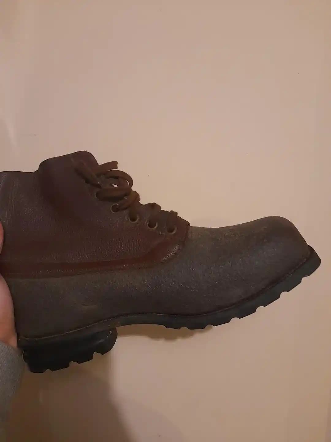 Askeri Fazla Malzeme Tretorn Botların Sert Kauçuk Tabanlarının Özellikleri ve Kullanımı