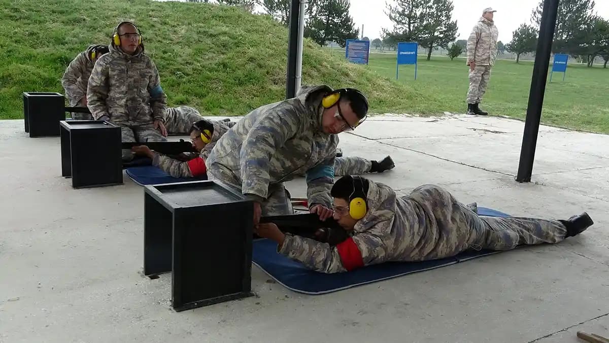 Askeri Temel Eğitimde Koşu Ayakkabısı Seçimi: Fonksiyonellik, Stabilite ve Dayanıklılık