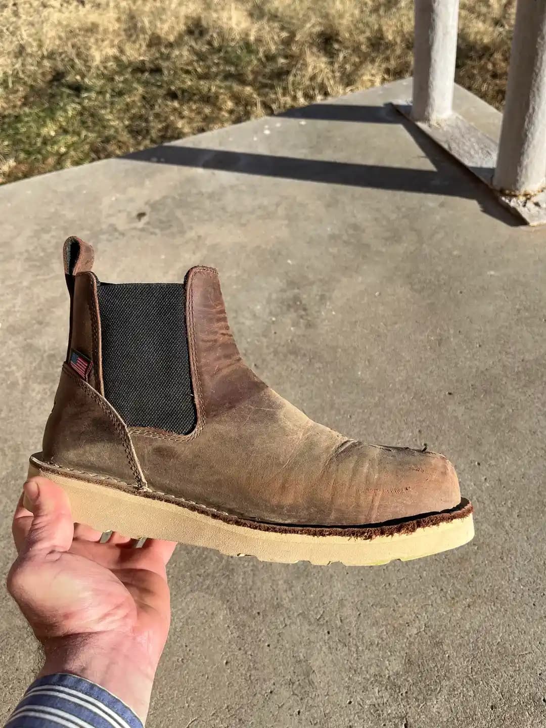 Ayakkabılarda Kusurlu Malzeme ve Garanti Kapsamı: Danner Botları Üzerinden Derinlemesine İnceleme