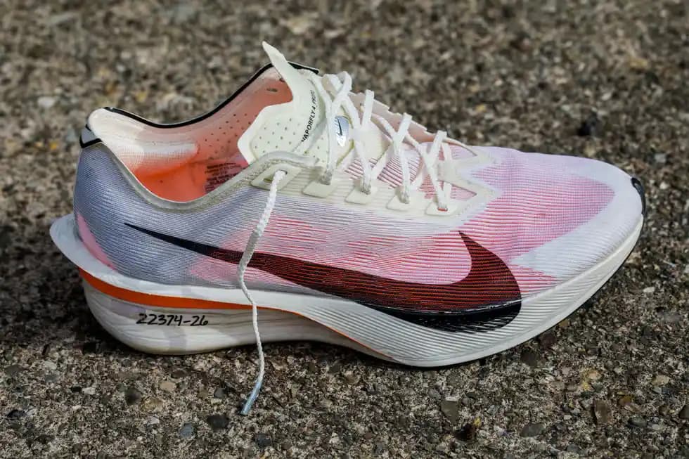 Nike Vaporfly 4 Koşu Ayakkabısının 215 Dakika Yarı Maraton Koşucuları İçin Uygunluğu