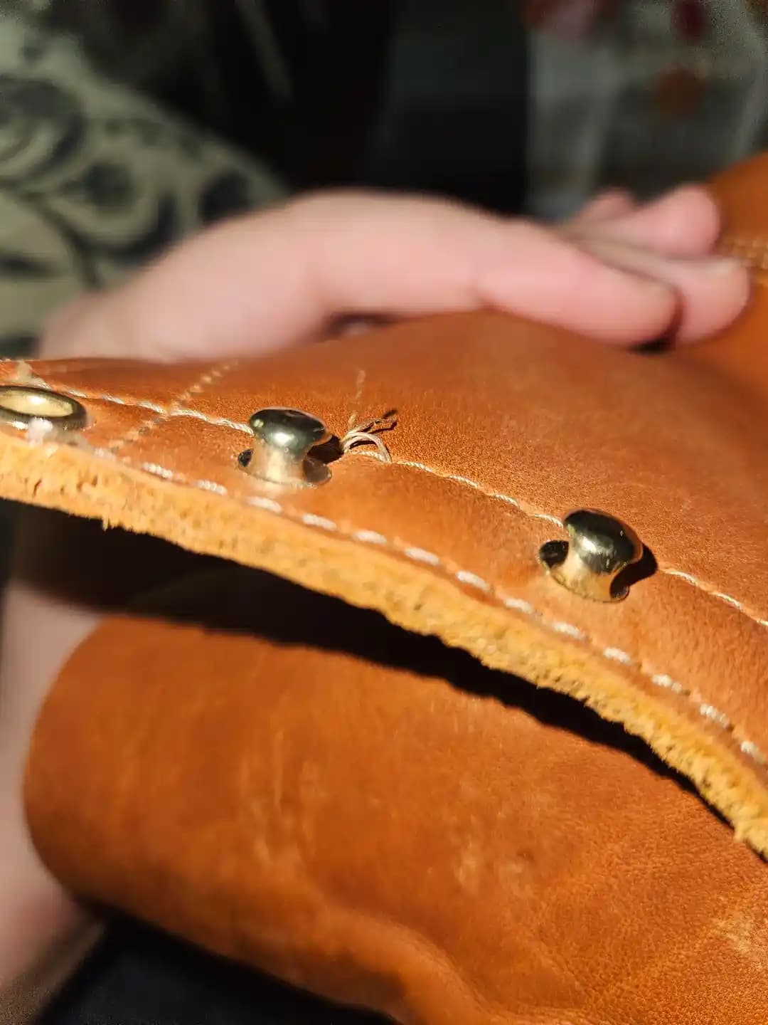 Perry Select 6" Botlarda Dikiş Sorunları ve Kalite Değerlendirmesi: Üretim ve Dayanıklılık Analizi