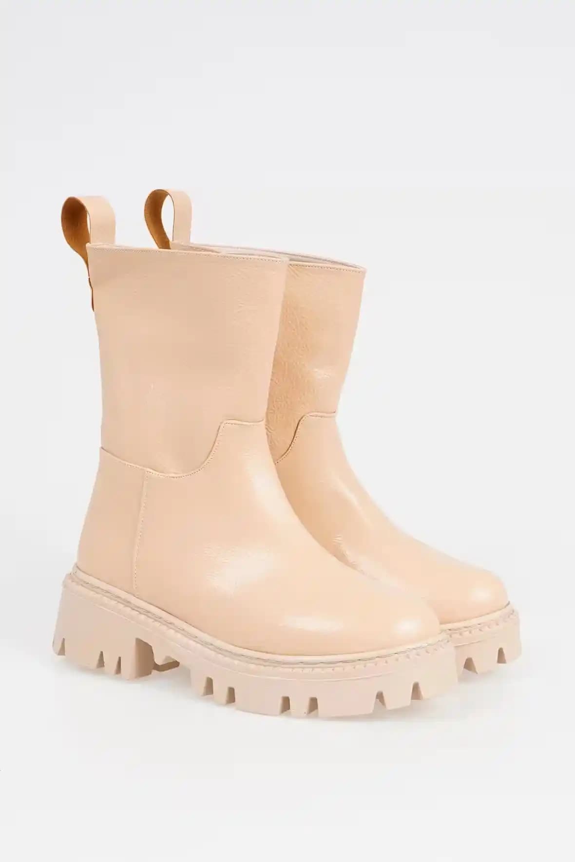 Thorogood Botlarda Buz Üzerinde Kayma Riski ve Doğru Taban Seçimi Rehberi