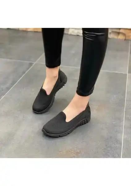 Afilli Kadın Siyah Günlük Spor Ayakkabısı: Konfor ve Şıklık Bir Arada