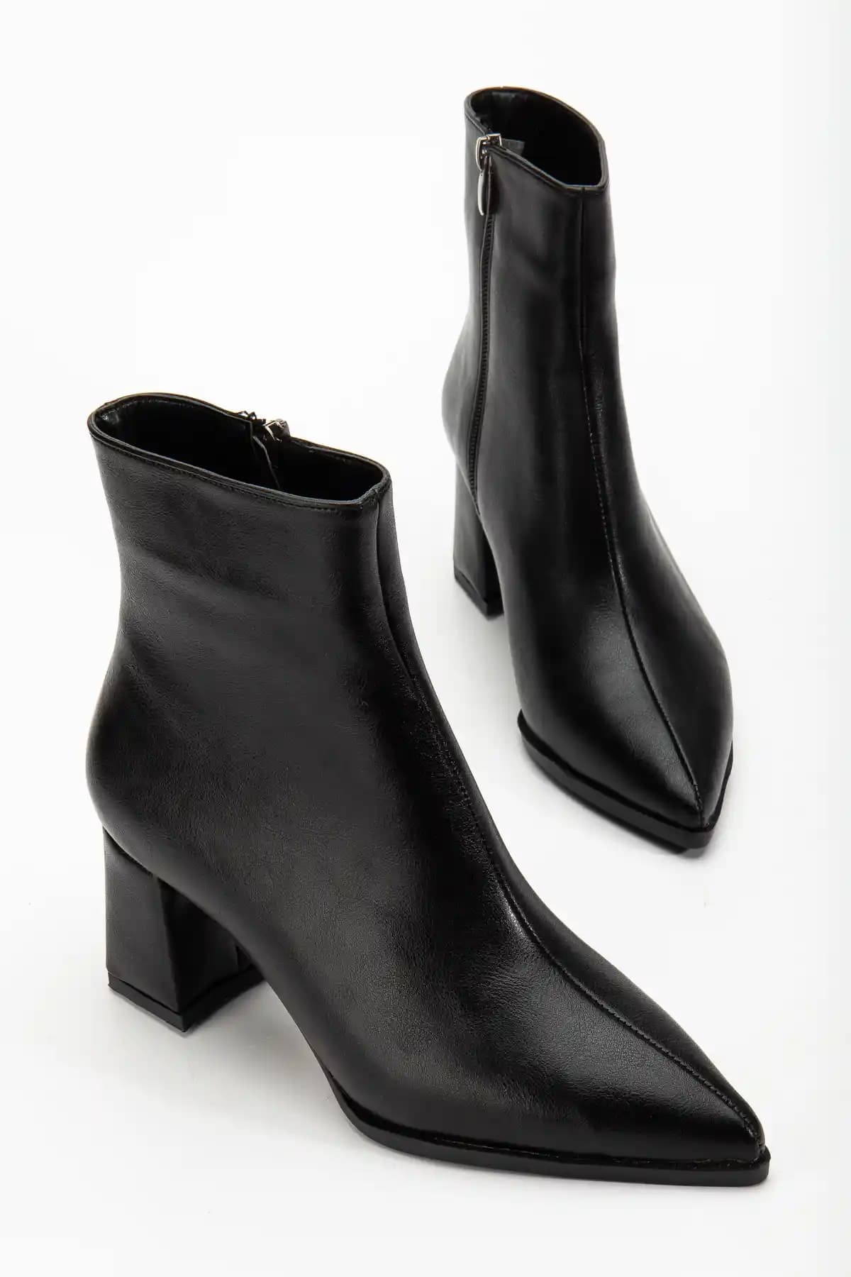 Atelier Lakonia Siyah Deri Kadın Topuklu Bot: Şık ve Konforlu Günlük Kullanım