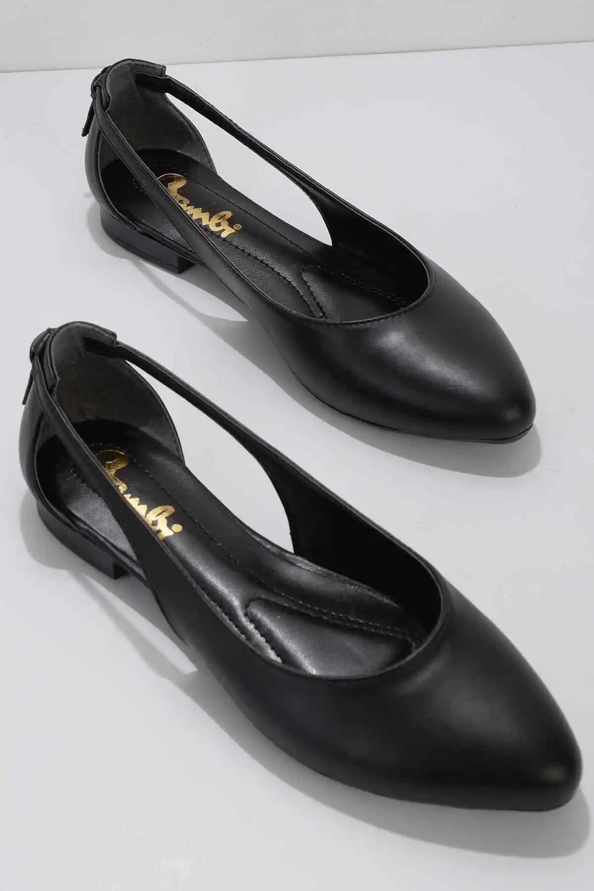 Bambi Siyah Kadın Babet K01885010309: Şıklık ve Konfor Sunan Günlük Ayakkabı Seçeneği