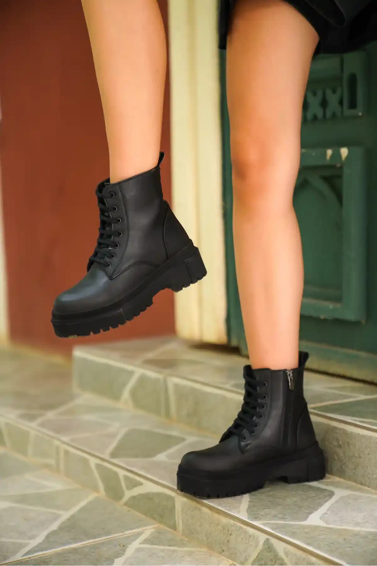 Daxtors D034 Kadın Soğuk Geçirmez Kışlık Ortopedik Bot Şıklık ve Konforu Bir Arada Sunar