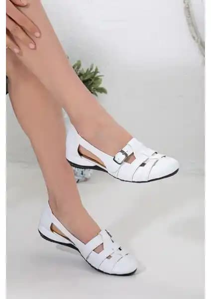 Dilimler Ayakkabı Tokalı Beyaz Büyük Numara Kadın Günlük Rahat ve Şık Ayakkabı
