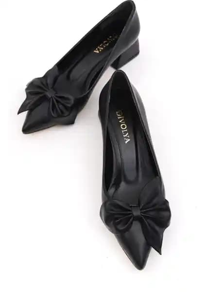 Divolya Camila Siyah Fiyonklu Topuklu Ayakkabı Şıklık ve Rahatlık Sunar