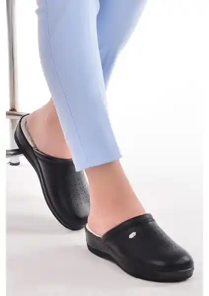 Gezer 04770 4 Nokta Anatomik Sabo Bayan Terlik: Rahatlık ve Şıklığın Birleşimi