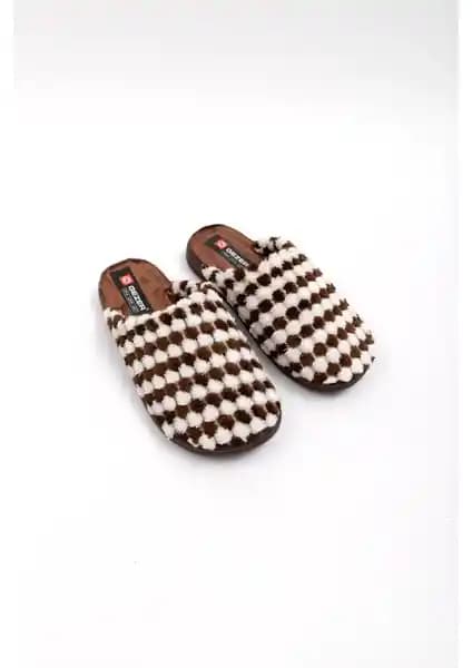 Gezer Kadın Kışlık Ev Terliği: Konfor ve Dayanıklılık Sunan Şık Tasarım