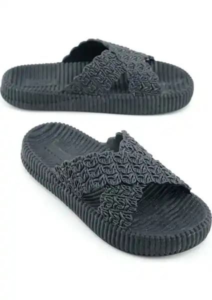 Gezer Kadın Yazlık Terlik: Hafif, Suya Dayanıklı ve Konforlu Tasarım Özellikleri