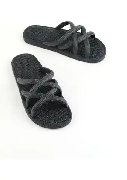 Gezer Yazlık Kadın Terlikleri: Kaydırmaz Taban ve Hafif Tasarım ile Yaz Aylarının Konforu