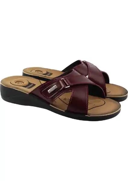 Gezer Yazlık Kadın Terlikleri: Yaz Aylarında Şıklık ve Konforun Bir Arada Sunumu