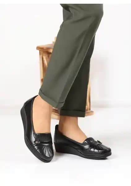 Kaof Shoes Kadın Ayzen Siyah Babette: Şıklık ve Konforun Birleşimi