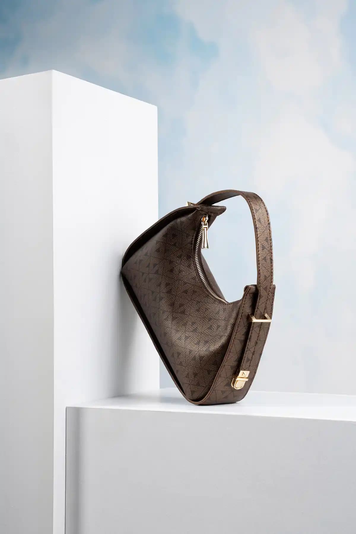 Lucky Bees Kadın Baget El ve Omuz Çantası: Şık ve Fonksiyonel Günlük Aksesuar