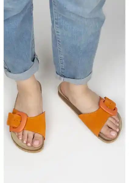 Manijero Alandra Kadın Turuncu Deri Tek Bant Günlük Terlik Yüksek Konfor ve Şıklık Sunar