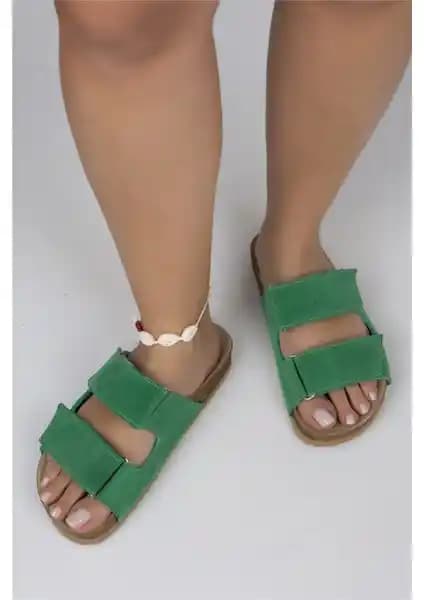 Manijero Vina Kadın Deri Yeşil Cırtlı Terlik Günlük Kullanım İçin Şık ve Konforlu Tasarım