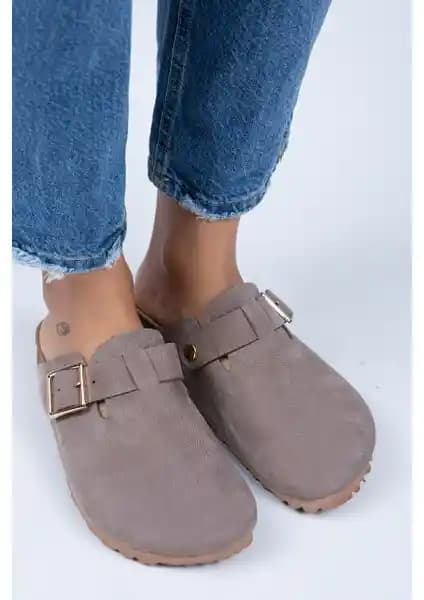 Manijero Zeta Kadın Deri Kemerli Tokalı Vizon - Gold Terlik Şıklık ve Konforun Buluşması