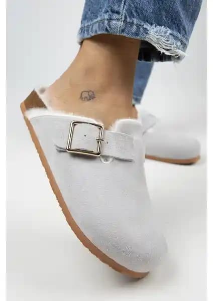 Manijero Zeta Kürklü Kadın Deri Terlik: Şıklık ve Konforu Bir Arada Sunar