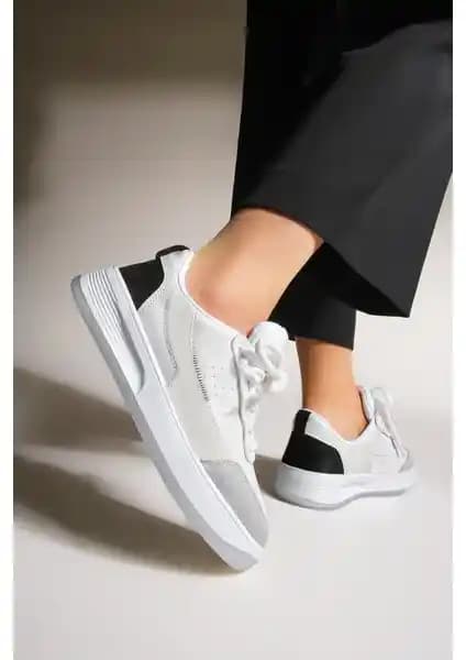 Marjin Loske Siyah Kadın Sneaker: Modern Tasarım ve Yüksek Konfor Sunan Günlük Ayakkabı