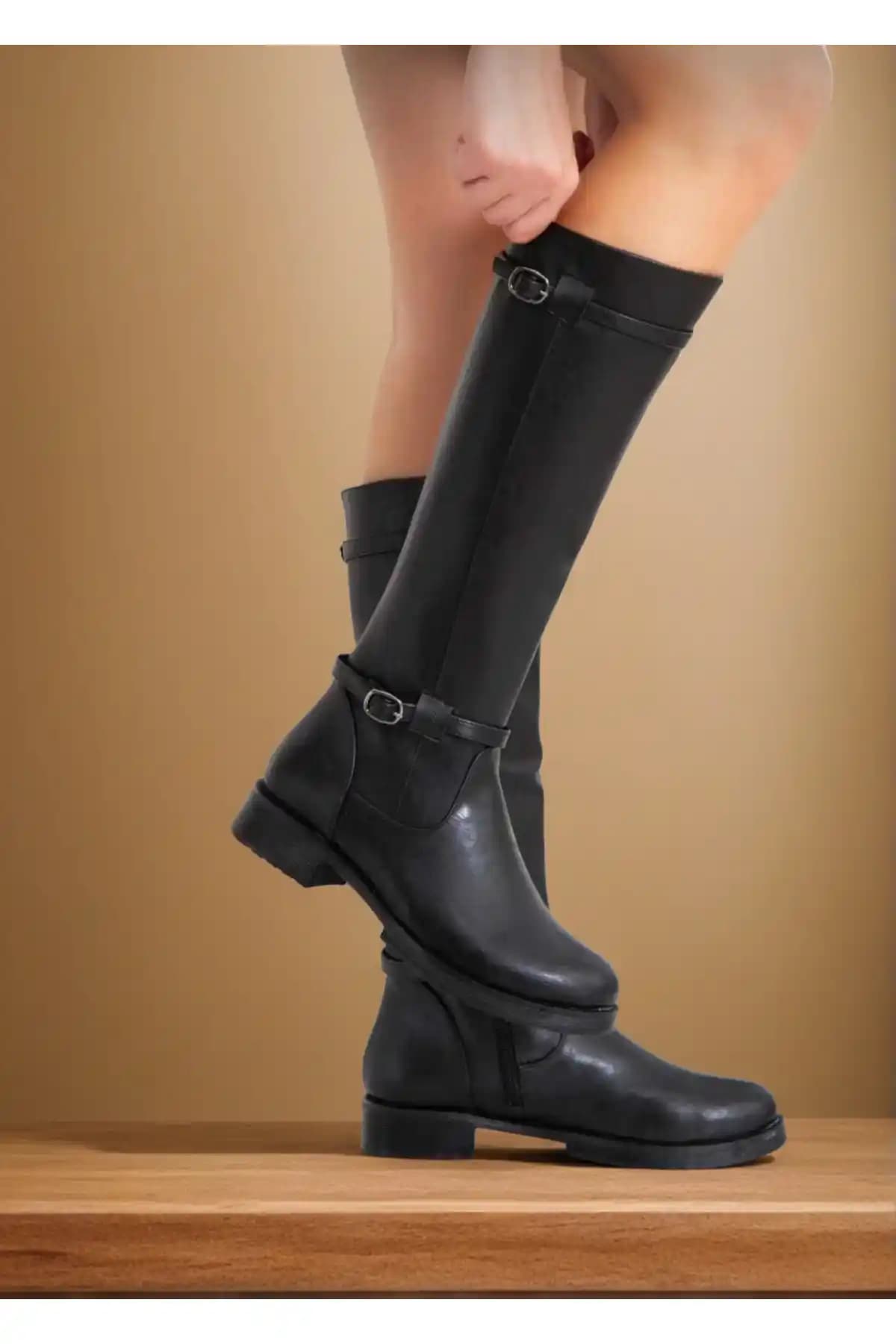 Mitto Kadın Siyah Günlük Suni Deri Çizme: Şıklık ve Konfor Sunan Pratik Bot Seçeneği