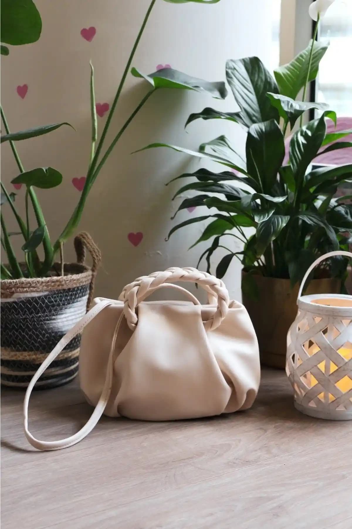 Moom Bag Kadın Krem Örme Saplı Yüksek Deri Omuz Çantası Günlük ve Şık Kullanım İçin