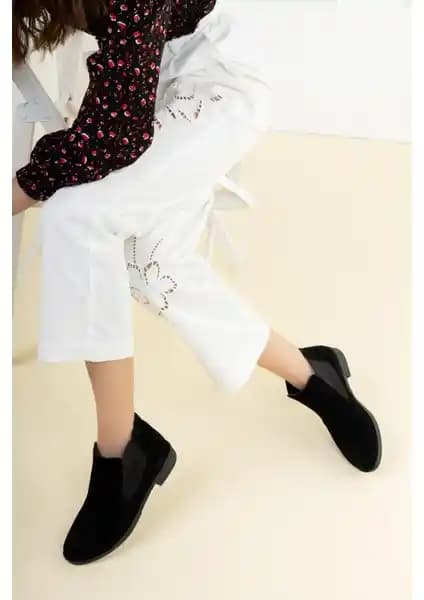 Muggo Nora Kadın Chelsea Bot: Şık ve Konforlu Günlük Kullanım Ayakkabısı