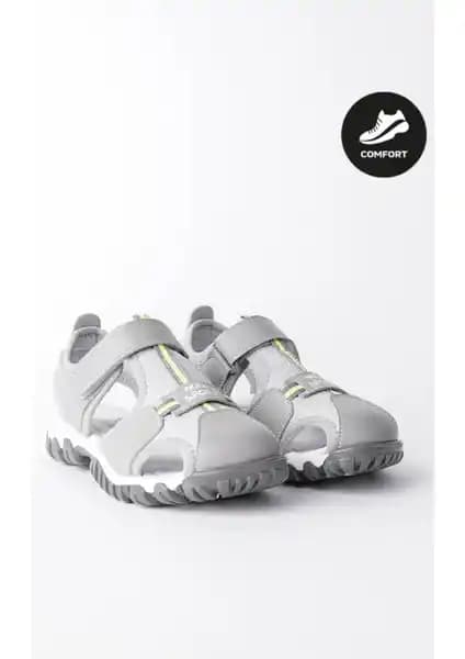 Muggo Tweety Çocuk Sandaletleri: Konfor ve Şıklık Sunan Günlük Kullanım Ayakkabısı