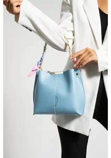 Nbi Bags Kadın Fularlı Zincir Aksesuarlı Yüksek Deri Çanta: Şık ve Fonksiyonel Tasarım