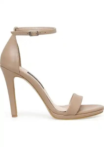 Nine West Delge 3fx Kadın Topuklu Sandalet: Şıklık ve Konforu Bir Arada Sunan Yaz Modası